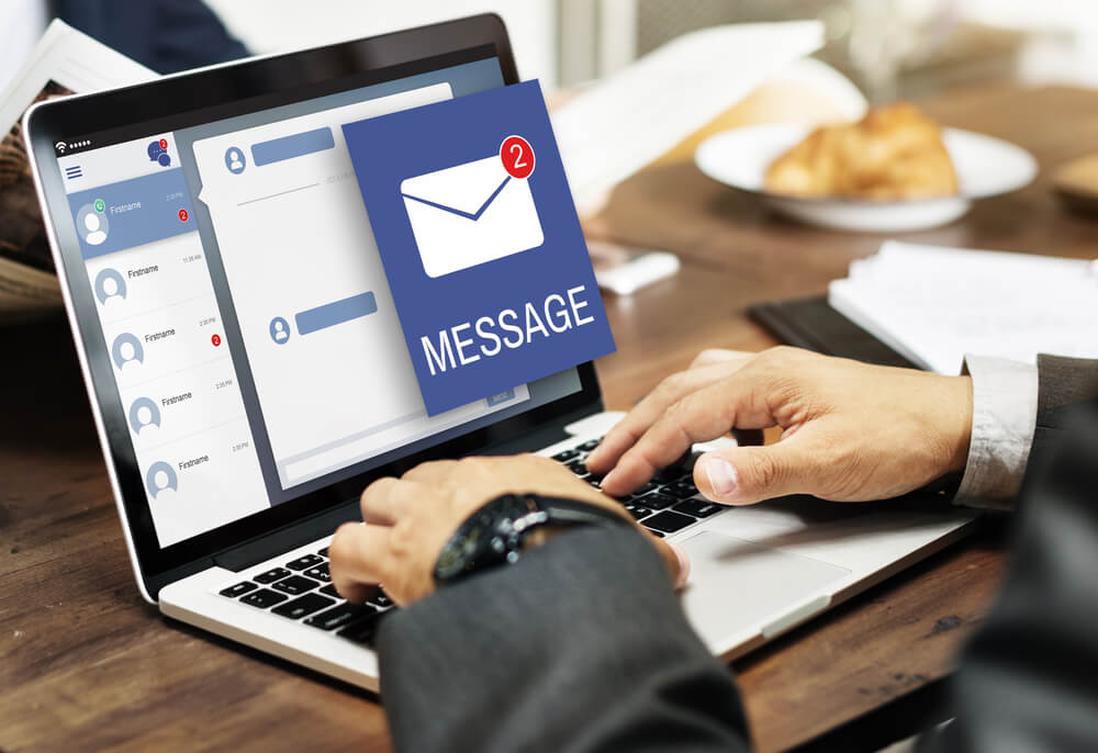 email lead_Letter Envelop Message Notification Concept